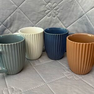 Monito Ribbed Ceramic Mug Set